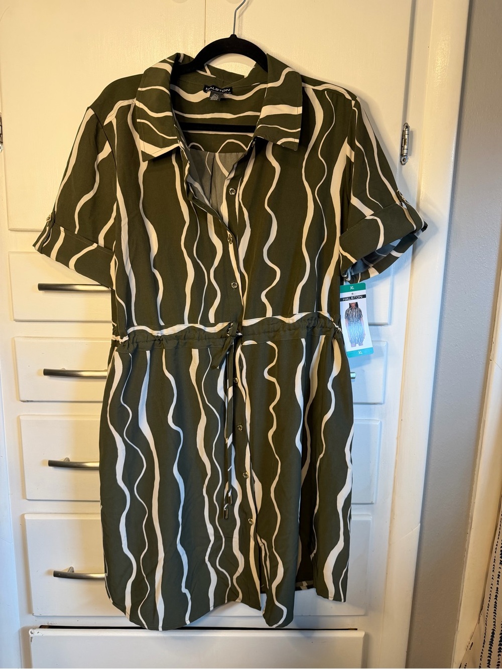 Halston Heritage Olive Green and Cream Wave-Print Midi Dress